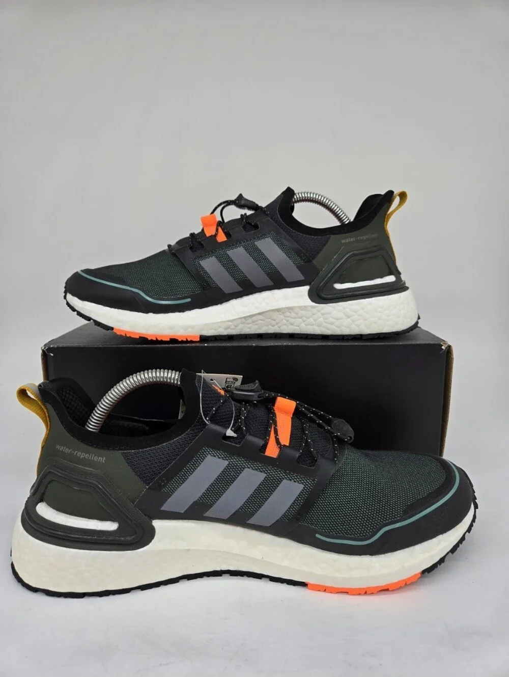 Adidas Men's UltraBoost Cold.RDY Q46488 Black Signal Orange Running Shoes Size 8